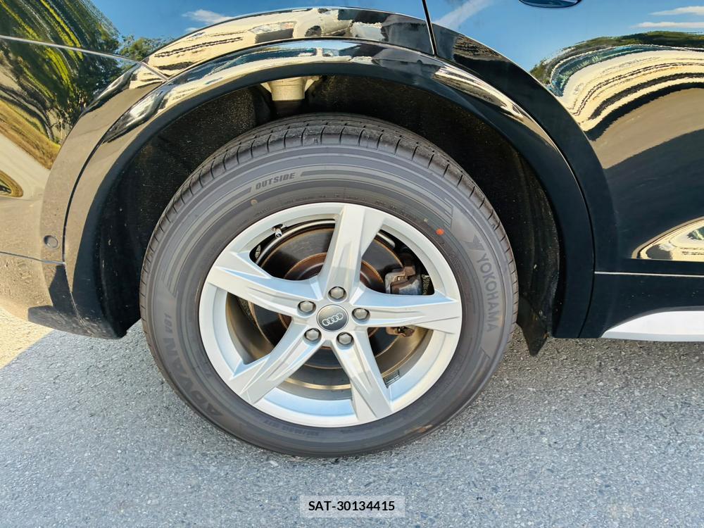 Audi Q5 2019-08 8281143-25