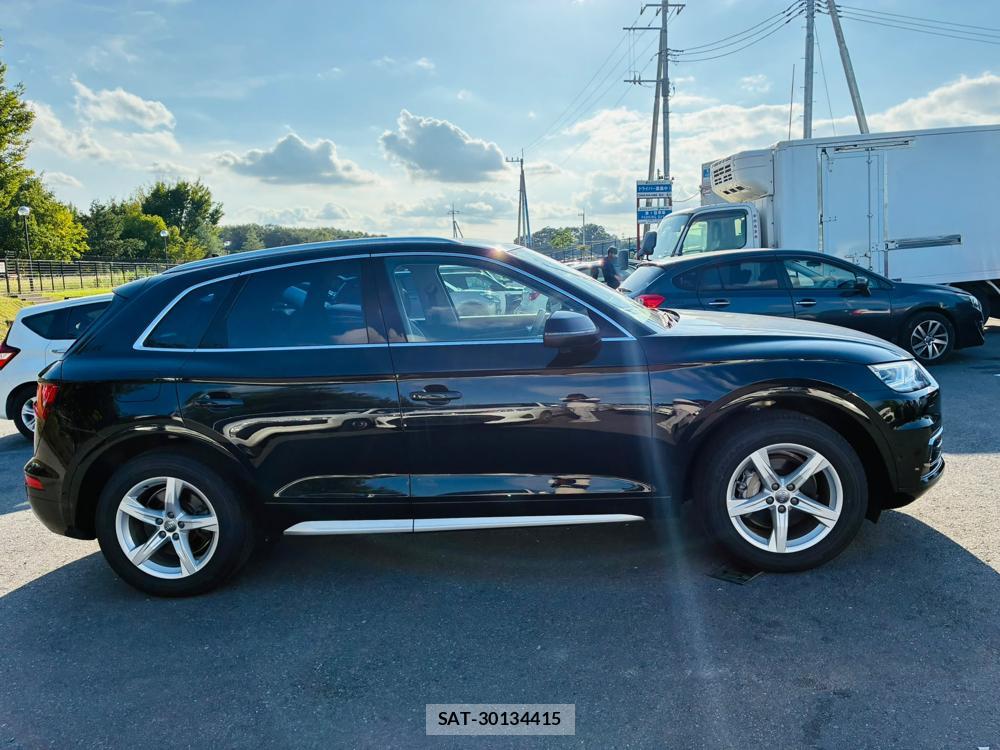 Audi Q5 2019-08 8281143-5