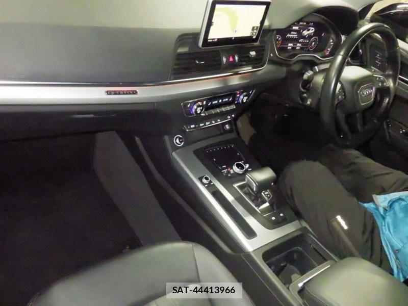 Audi Q5 2020-02 8857752-5