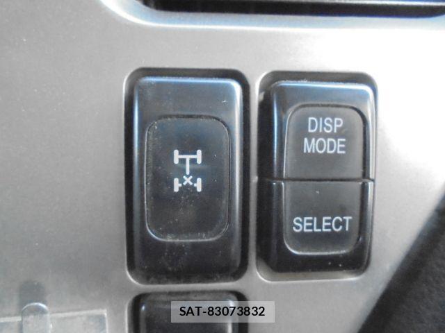 Nissan QUON 2011-09 762164-10