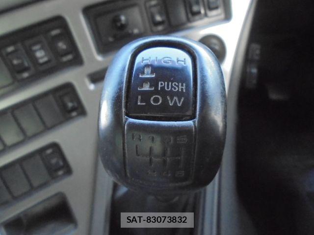 Nissan QUON 2011-09 762164-13