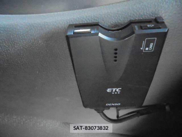 Nissan QUON 2011-09 762164-15