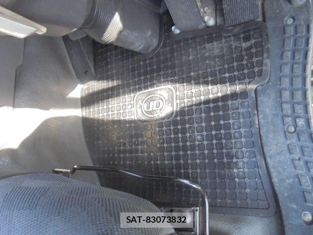 Nissan QUON 2011-09 762164-16