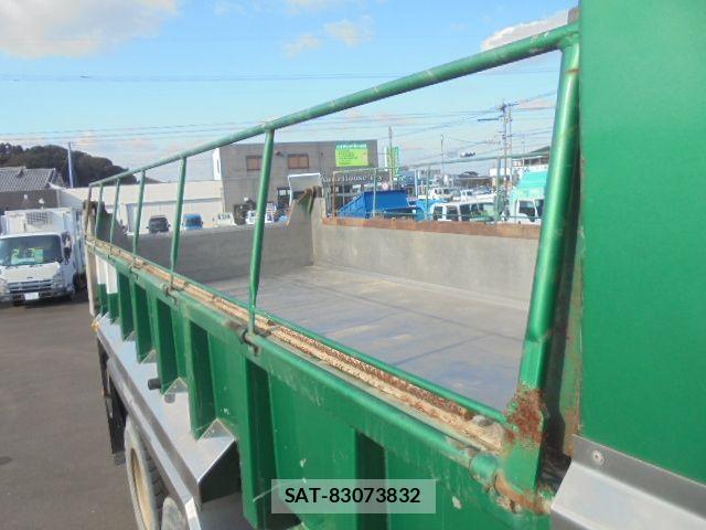 Nissan QUON 2011-09 762164-22