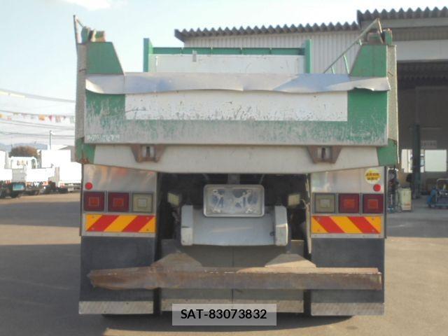 Nissan QUON 2011-09 762164-27