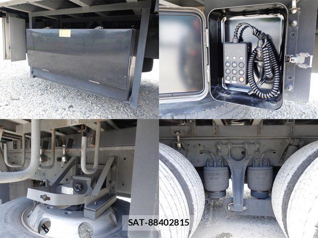 Nissan QUON 2017-07 1215353-12