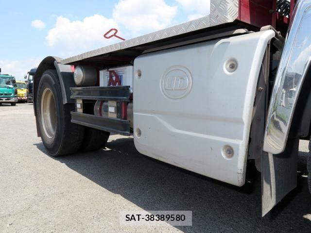 Nissan QUON 2019-12 1224328-5