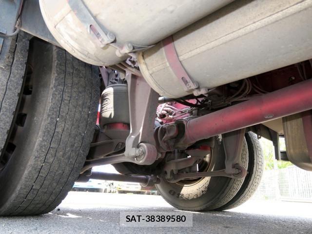 Nissan QUON 2019-12 1224328-8