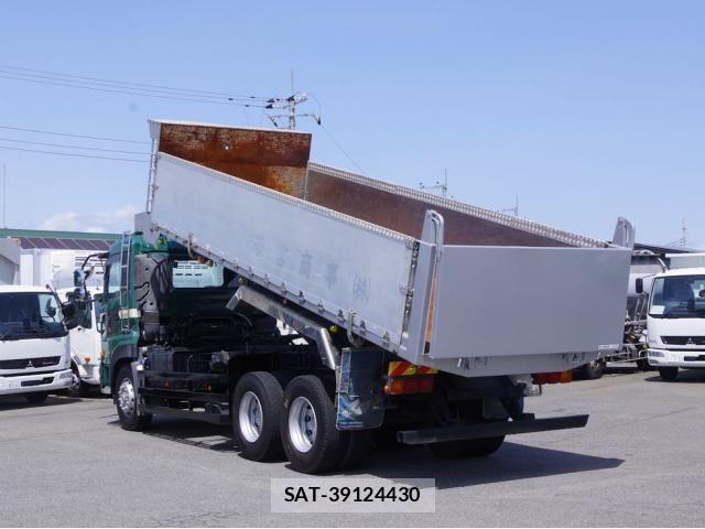 Nissan QUON 2014-06 1224310-2