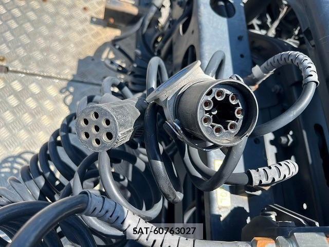 Nissan QUON 2014-01 1229298-10