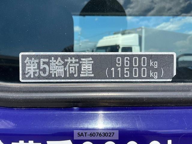 Nissan QUON 2014-01 1229298-13