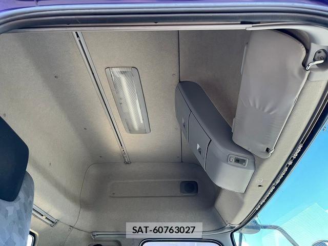 Nissan QUON 2014-01 1229298-17