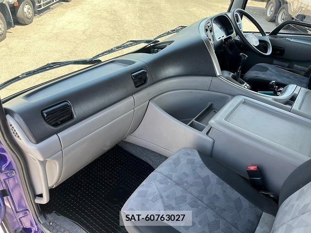 Nissan QUON 2014-01 1229298-19