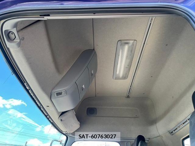 Nissan QUON 2014-01 1229298-21