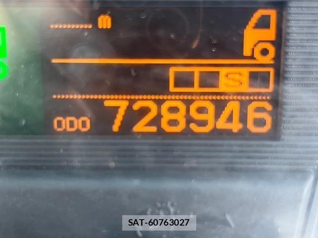 Nissan QUON 2014-01 1229298-23