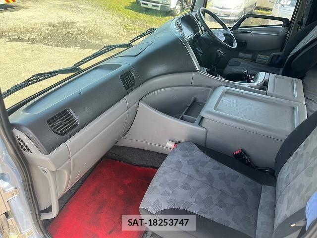 Nissan QUON 2012-01 1229290-15