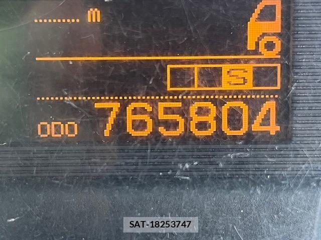 Nissan QUON 2012-01 1229290-18