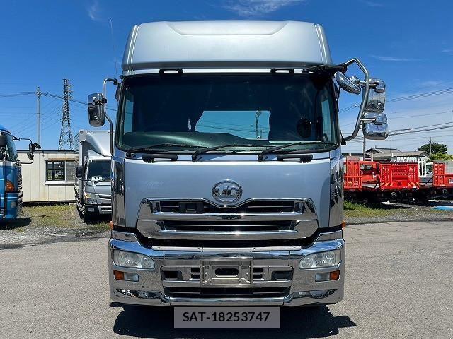 Nissan QUON 2012-01 1229290-1