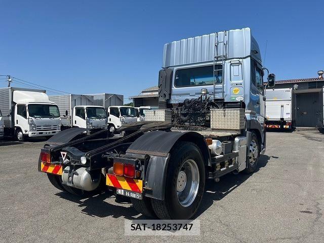 Nissan QUON 2012-01 1229290-5