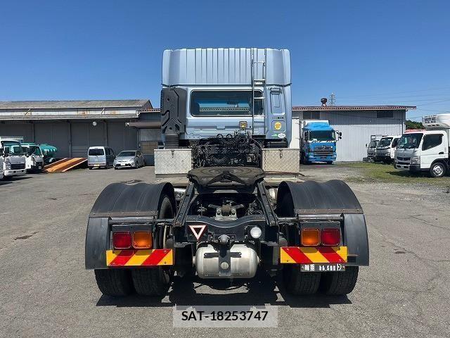 Nissan QUON 2012-01 1229290-6