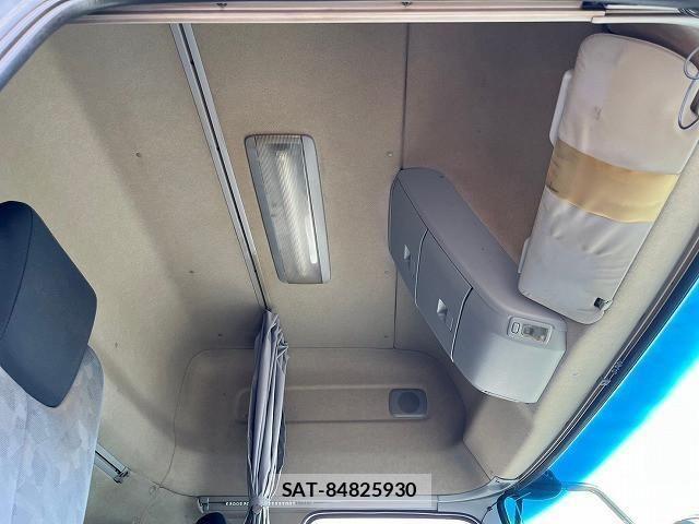 Nissan QUON 2012-03 1229292-14