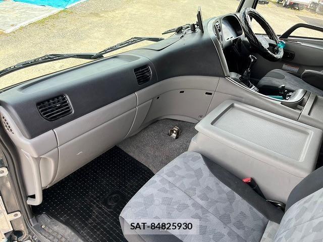 Nissan QUON 2012-03 1229292-16