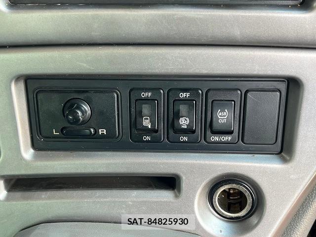 Nissan QUON 2012-03 1229292-24