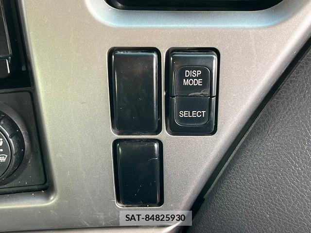 Nissan QUON 2012-03 1229292-25