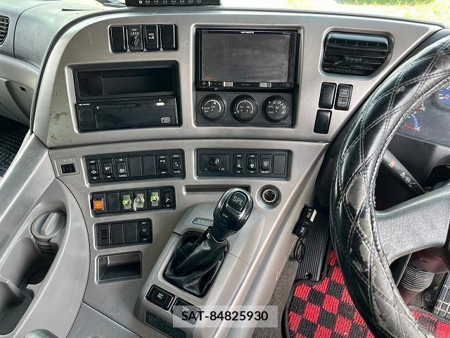 Nissan QUON 2012-03 1229292-27