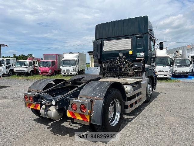 Nissan QUON 2012-03 1229292-5
