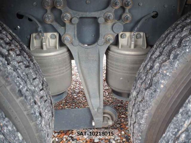 Nissan QUON 2013-07 1229295-25