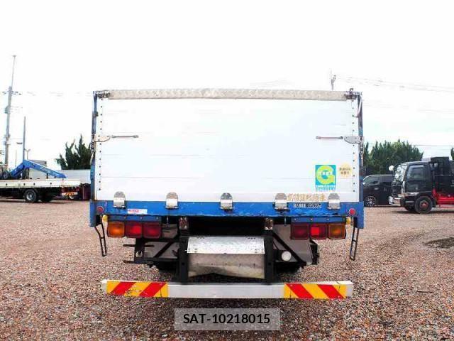 Nissan QUON 2013-07 1229295-3