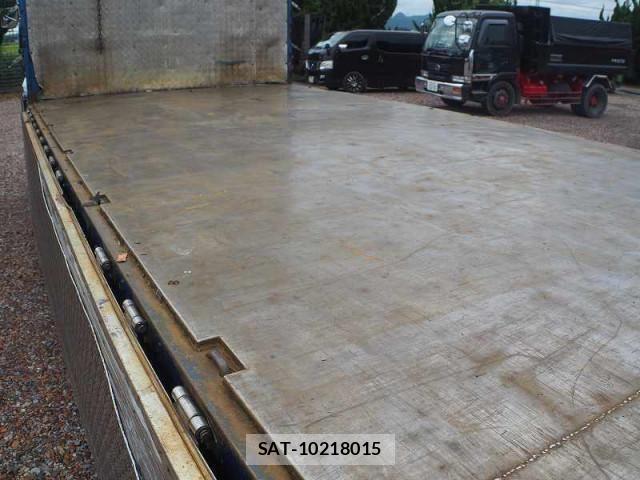 Nissan QUON 2013-07 1229295-8