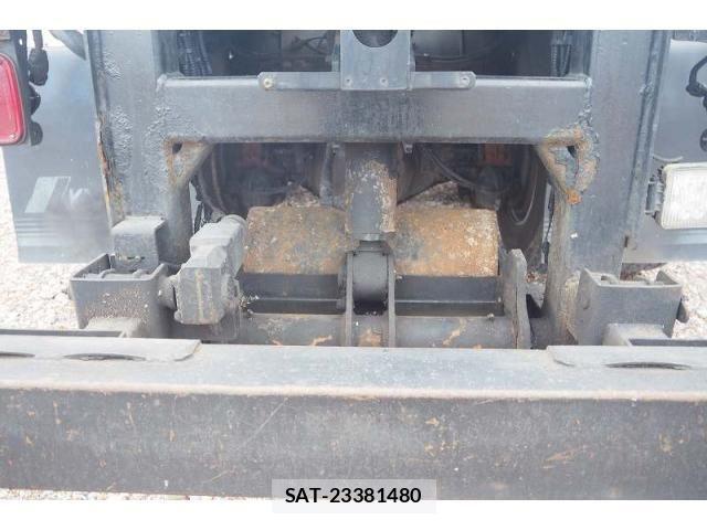 Nissan QUON 2013-07 1229297-22