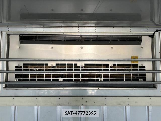 Nissan QUON 2013-06 1268362-9