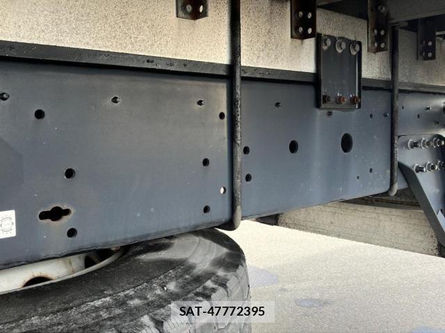 Nissan QUON 2013-06 1268362-10