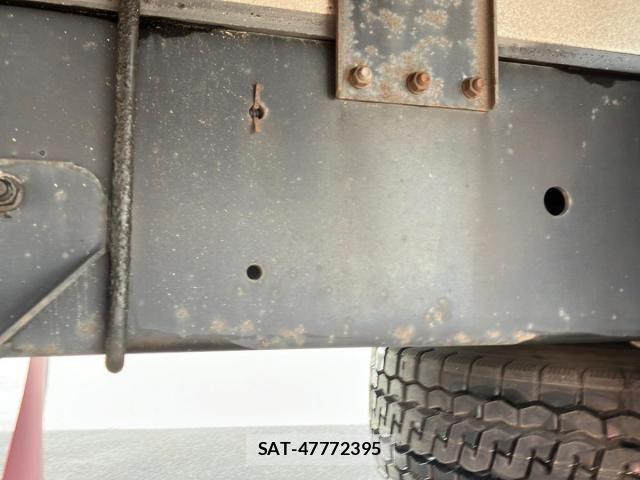Nissan QUON 2013-06 1268362-11