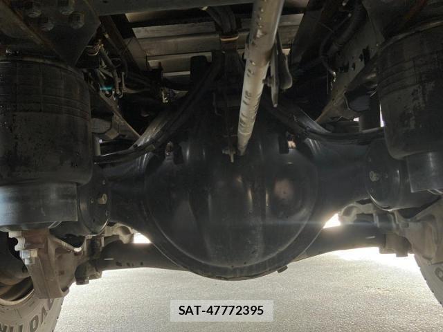 Nissan QUON 2013-06 1268362-12