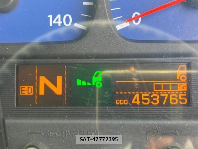 Nissan QUON 2013-06 1268362-18