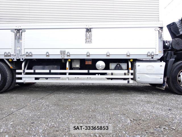 Nissan QUON 2019-03 1372425-14