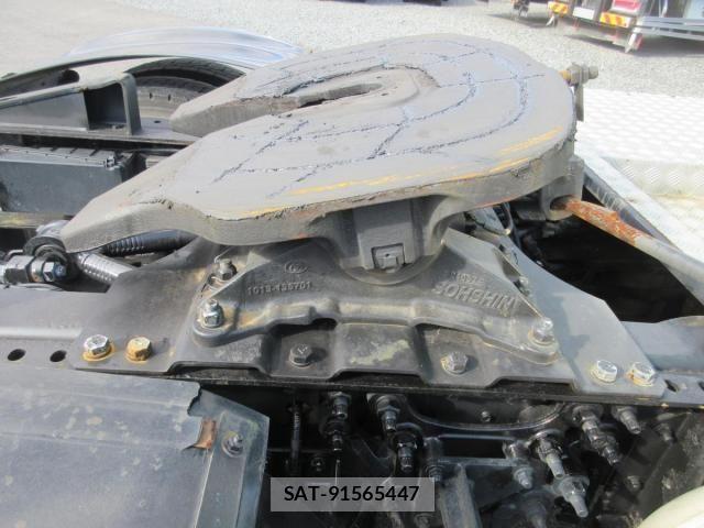 Nissan QUON 2015-03 1372424-10