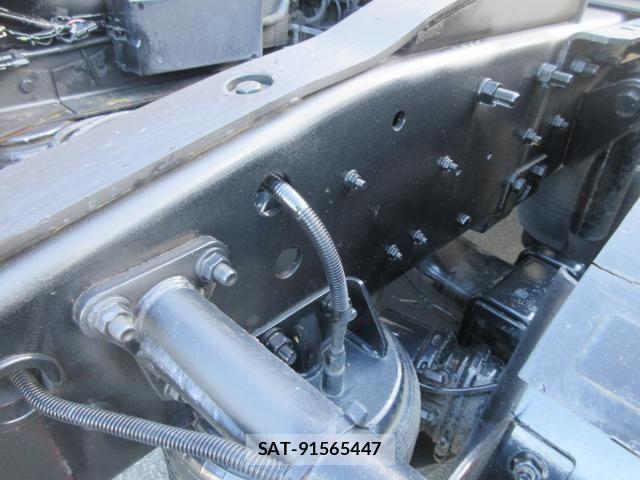 Nissan QUON 2015-03 1372424-16