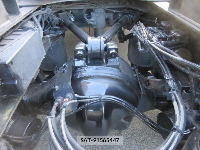 Nissan QUON 2015-03 1372424-18
