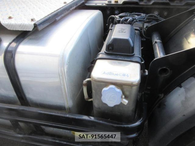 Nissan QUON 2015-03 1372424-20