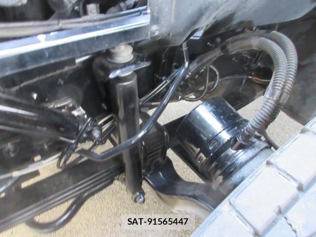 Nissan QUON 2015-03 1372424-21