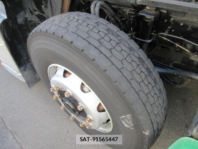 Nissan QUON 2015-03 1372424-24