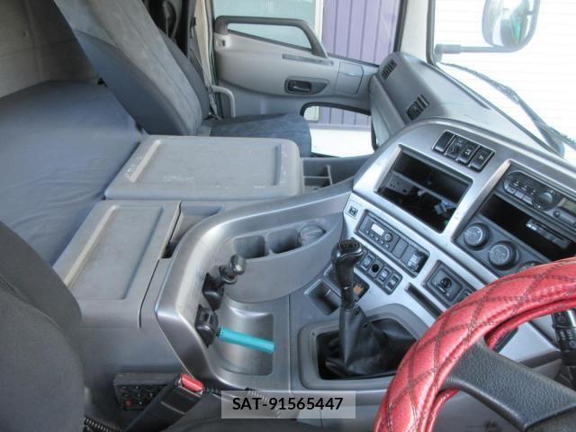 Nissan QUON 2015-03 1372424-29