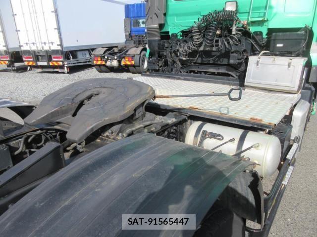 Nissan QUON 2015-03 1372424-7