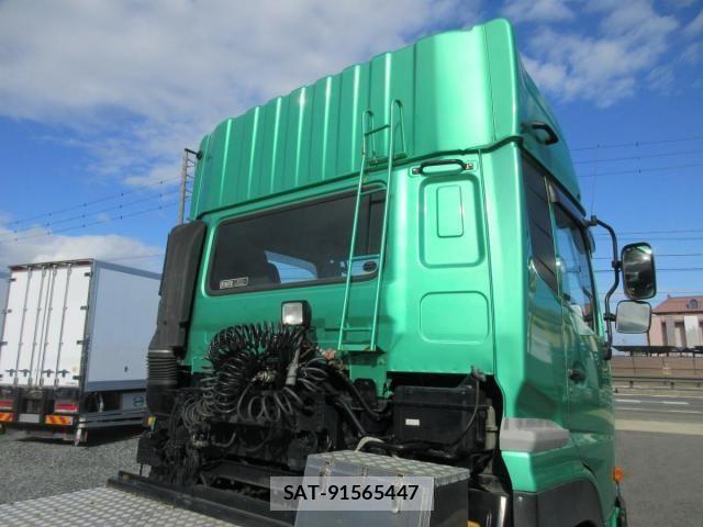 Nissan QUON 2015-03 1372424-8