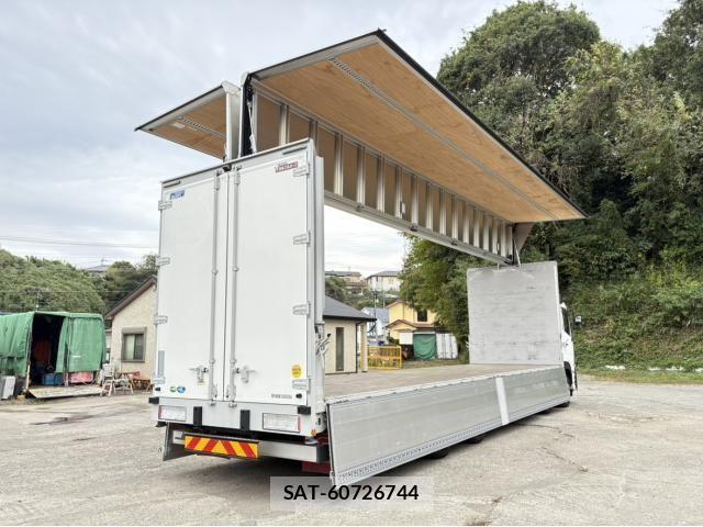Nissan QUON 2023-04 1402960-11